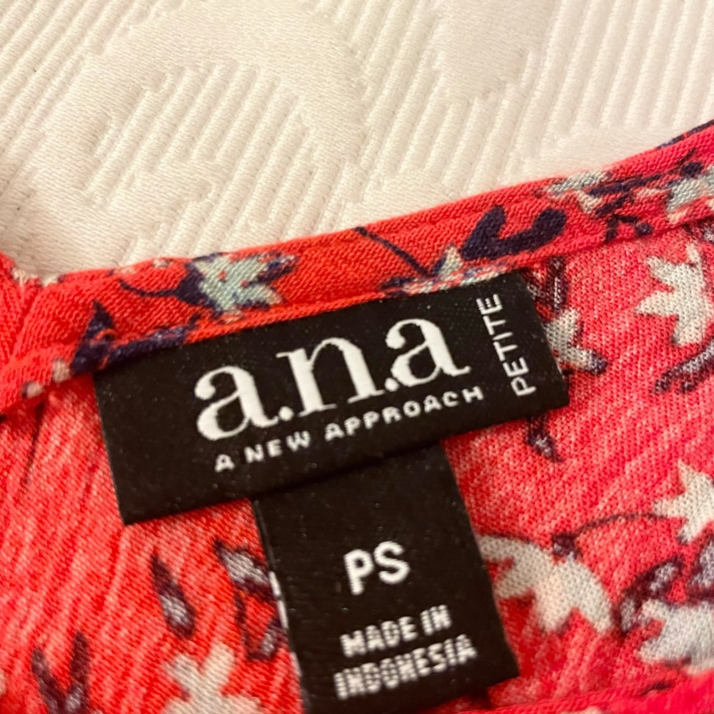 a.n.a | red floral cold shoulder v-neck blouse size SP - Picture 3 of 4